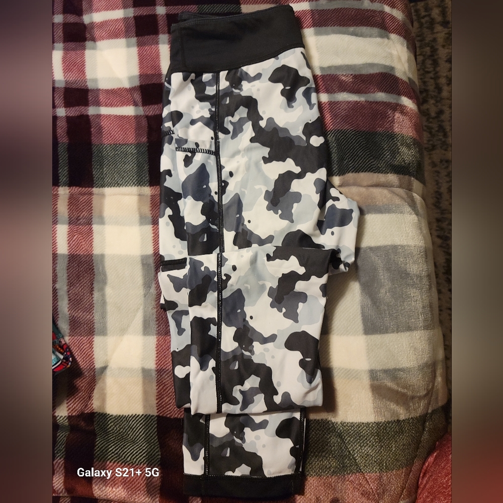 Reversible Capri - image 2